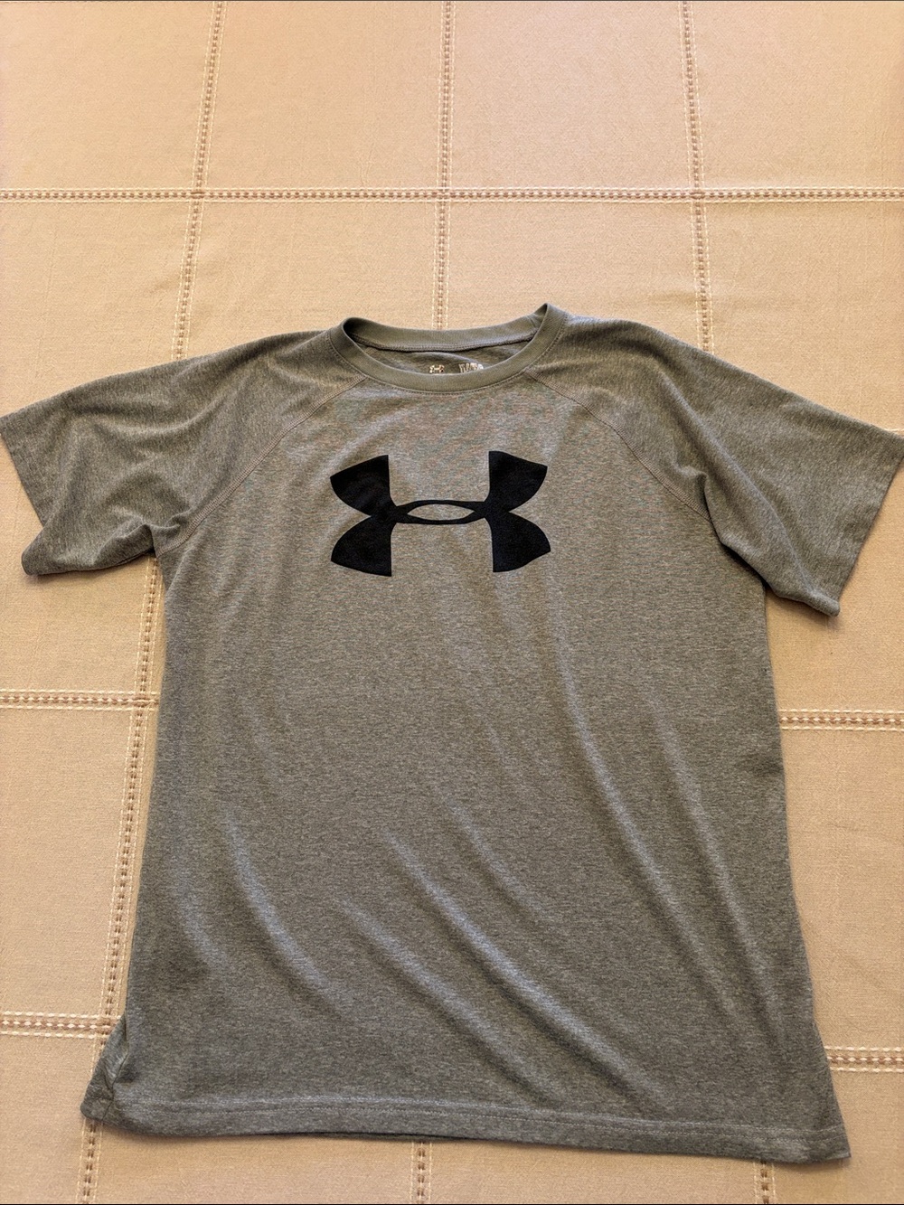 Under Armour Men's Heather Gray Short-Sleeve Performance Tee with Black Logo